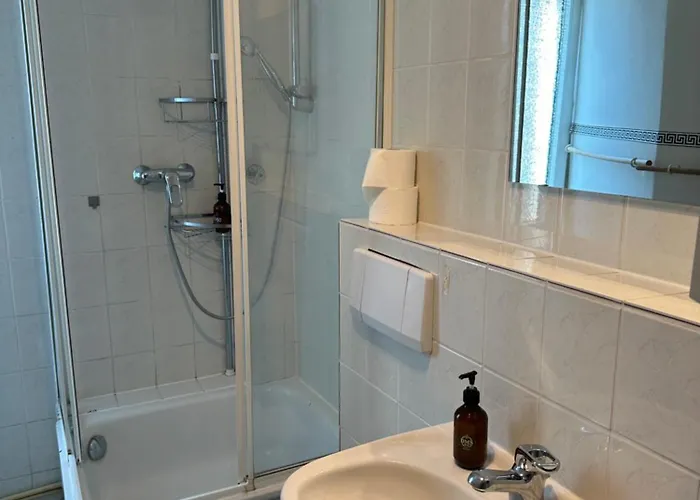 Doppelbett Vahrenwald-list Apartment